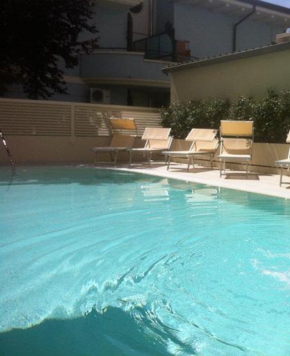 hotelalexander it piscina 017